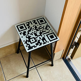 休憩にもディスプレイにも大活躍！今すぐ作ってみたいDIYのスツール実例