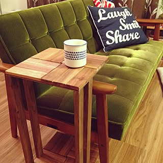 リビングにあると便利！カフェテーブルDIYの実例10選