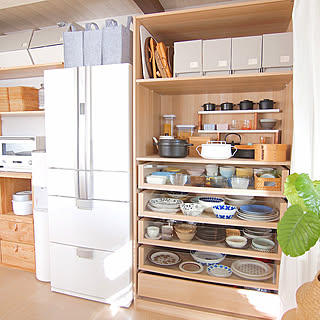 ごちゃつく食器がすっきり片付く！IKEAアイテムで叶える収納アイデア7選