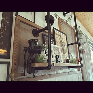 一気に重厚かつクールなお部屋へ！インダストリアルなDIY実例10選