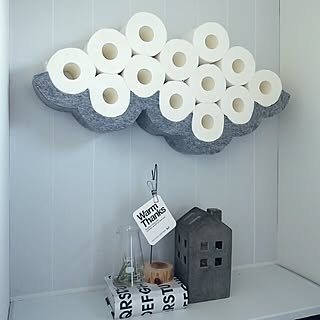 アイデア満載!すっきり見せるトイレットペーパー収納術