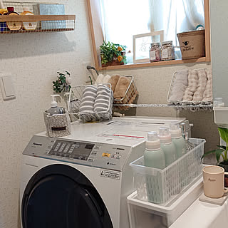 玄関からキッチンまで大活躍!つっぱり棒を使った収納力アップ術