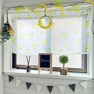 充実の品ぞろえでぴったりのものがみつかる♪セリアのカフェカーテン