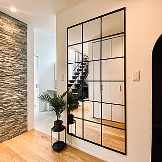 【RoomClipが選んだ厳選3選】「ミラー」がテーマの素敵な投稿実例