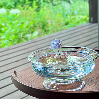 「シンプルに花を楽しめる、透明ガラスの広口花瓶」 by Kikko.さん