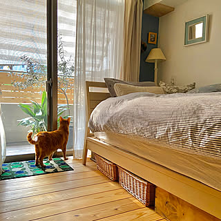 寝室収納は使いやすさが重要☆日用品から防災用品までの収納テクをチェック