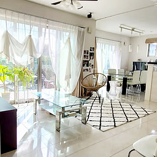 好きな色や柄でお部屋の印象をアップグレード。種類豊富なニトリラグ