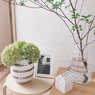 みんなの憧れ！ケーラーのフラワーベースとキャンドルハウスで生活を彩る