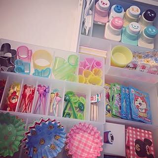 細かいグッズも大きなものも見やすく!お弁当グッズの収納