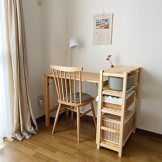 自然素材ならではの柔らかなテイストを。無印良品のパイン材家具