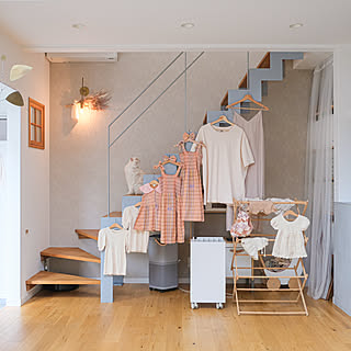 雨の日にも花粉対策にもおすすめ！見た目もばっちり＆便利な部屋干し実例