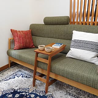 リビングのリラックス時間をより快適に☆ソファまわりのDIY