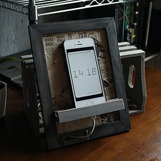 意外なものも使える♪セリアアイテムで作るスマホスタンド