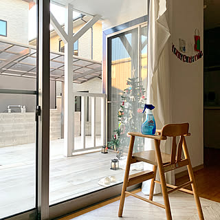 風も光もきれいに通せる！簡単＆便利な窓周りの掃除アイデア集