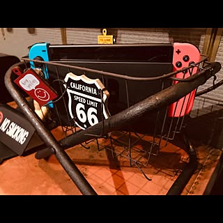 「工具不要！簡易パイプ椅子リメイクでできる、無骨なアイアン収納雑貨」 by Addictionさん