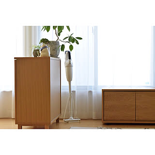 【RoomClipショッピングで買える！】スリムに収納！山崎実業「tower スティッククリーナースタンド 」の活用実例4選