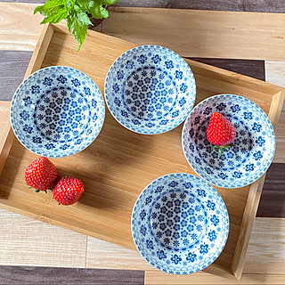 おもてなしにも日常使いにも☆いろいろなテイストがそろうセリアの小皿