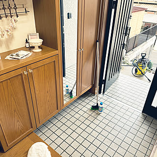 来客があってもこれで焦らない♪玄関の床をキレイにできるお掃除術