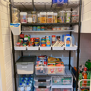 【RoomClipが選んだ厳選3選】「食材のストック収納」がテーマの素敵な投稿実例