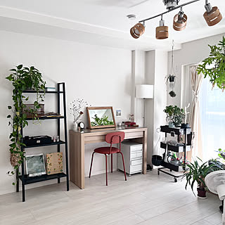 意外なアイテムを活用するアイデアも！IKEAで整える理想のドレッサー実例集