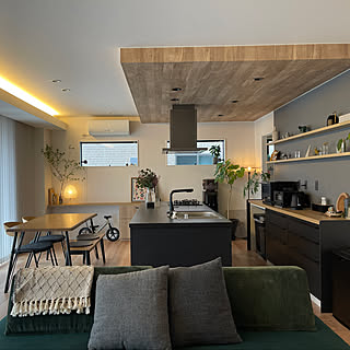 【写真でルームツアー】ブラック×木目で魅せるモダン空間。masuhome20さんのお家をご紹介！