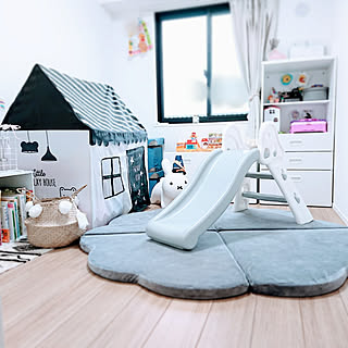 大人もお気に入りになる！キッズコーナーに敷きたい「プレイマット」9選