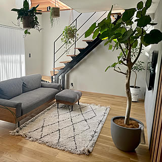 【写真でルームツアー】こだわりの家事動線と、吹き抜け階段のある間取り。Y33355さんのお家をご紹介！