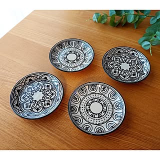 デザイン豊富でいくつも欲しくなる♡食卓に彩りを添えるセリアの豆皿