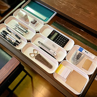 使いたいときになんでもすぐ手に取れる！引き出しの中の文房具収納術