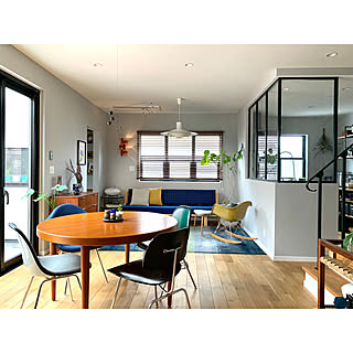 レトロなテイストがたまらない♡ミッドセンチュリーをベースにしたお部屋