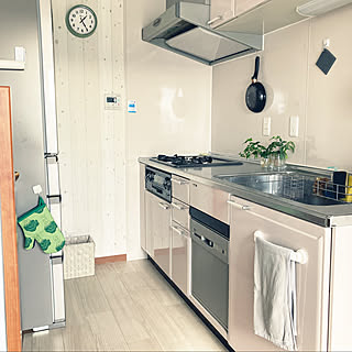 「DIYで愛着も育てる、すっきり明るいシンプルキッチン」 by coochanさん