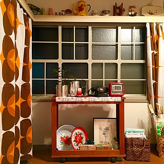 普通の窓じゃ物足りない!窓辺の技ありリメイク実例集