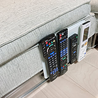 本を立てるだけじゃない!100均のブッスタンド活用アイデア