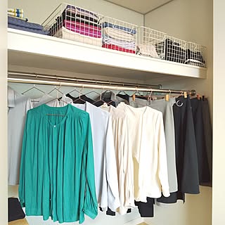 季節の変わり目の面倒を軽減！衣替えを楽に＆不要にする収納テクニック6選