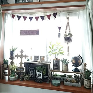 ここまでオシャレにできる!簡単出窓インテリアを伝授!