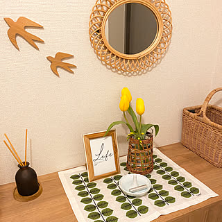 【RoomClipが選んだ厳選3選】「玄関ディスプレイ」がテーマの素敵な投稿実例