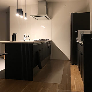 「生活感のないシンプル空間に、豊かさを含ませるキッチンづくり」 by kt._homeさん