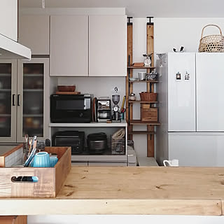 デッドスペースはつくらない！冷蔵庫横や隙間を活用したDIYアイデア