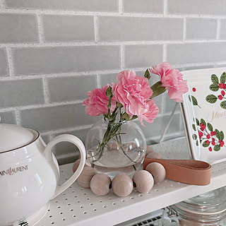 お花のあるお部屋をワンランクアップ♡ダイソーの高見えフラワーベース