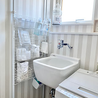 100均アイテムを賢く活用♪もっと快適になる洗濯機まわりの収納アイデア