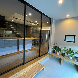 「見通し・奥行き・光の魔法を味方にした、モダンな注文住宅」 by CKさん