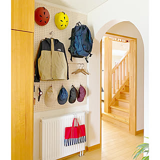 毎日使う帽子は玄関に☆用意も片付けもスムーズな収納方法