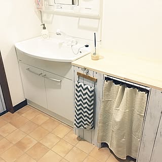 デッドスペースにしない！洗面台横を便利に使うアイデア