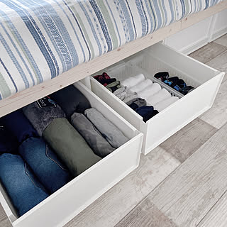 スッキリ寝室を作る鍵は「ベッド下」にあり！参考にしたいベッド下収納実例