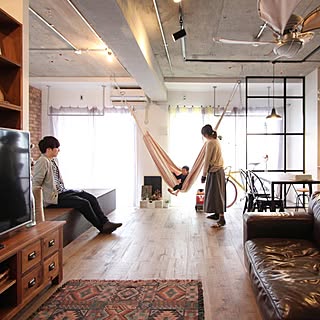 「壁のない開放的なひとつの空間。家族を近くに感じる住まい」 連載：リノベじゃなきゃ、ダメでした。by Asamiさん