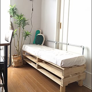 デザインも用途もお家にぴったり!工夫満載なDIYのベンチ