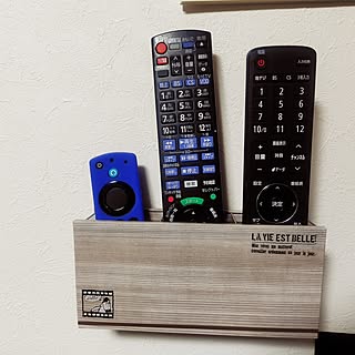 「100均収納小物を、おしゃれ壁付けケースに簡単リメイク♪」 by petichoさん