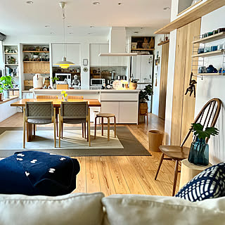 【写真でルームツアー】自然光溢れる心地良い暮らし。リノベで叶える、快適で機能的な住まい。pooさんのお家をご紹介！