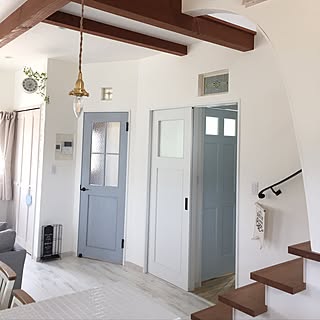 ロマンチックで雰囲気抜群!クラシカルな照明のあるお部屋