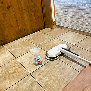 手軽に掃除で大活躍!人や環境に優しいアルカリ電解水の活用アイデア